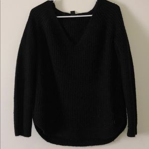 V- neck black acrylic sweater